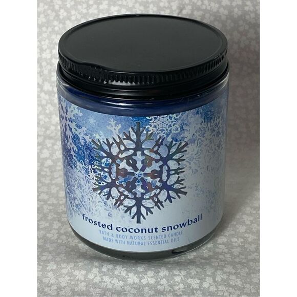 Bath and Body Works Single Wick Candles - FROSTED COCONUT SNOWBALL - Picture 5 of 5